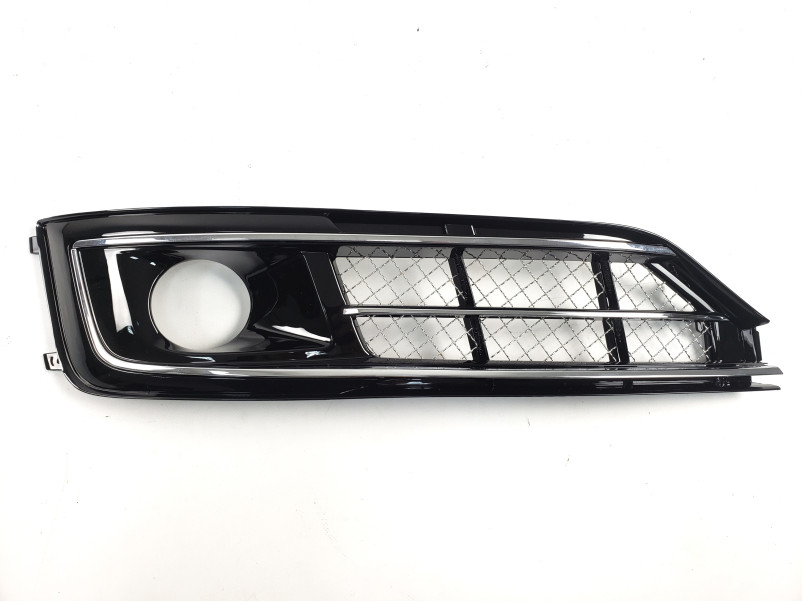 Решітки в бампер Chrome Black ( стиль W12 під дистронік ) на Audi A8 D4 2014-2017 року