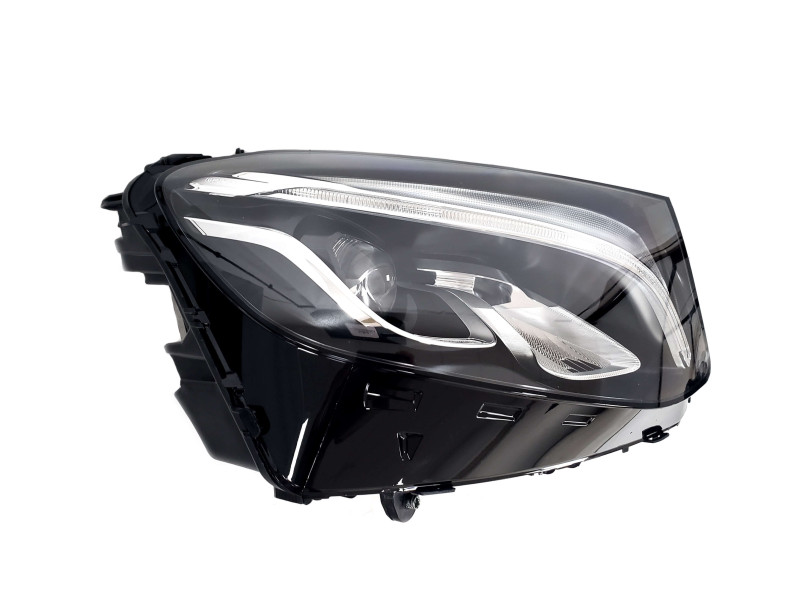 Передні фари  ( LED ) комплектні на Mercedes-Benz GLC-Class X253 2015-2019 року