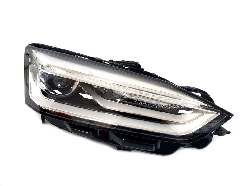 Передні фари  ( Bi-Xenon No Adaptive Європа ) без блоків на Audi A5 B9 2016-2020 року
