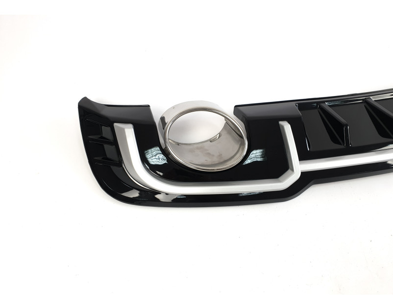 Дифузор ( заднього бампера ) Silver Black / Chrome Pipe ( в стилі RS3 ) Hatchback на Audi A3 8V 2016-2020 року