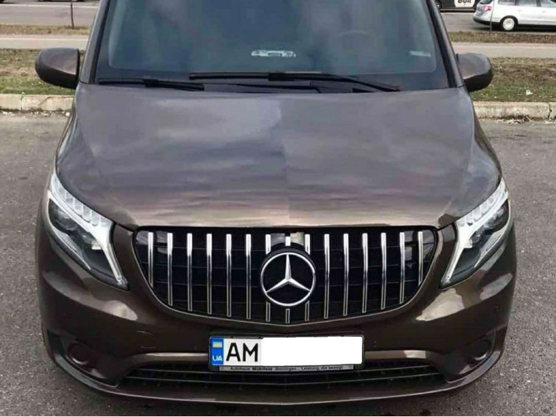 Решітка радіатора Chrome Black GT на Mercedes-Benz VITO-Class W447 2014-2019 року
