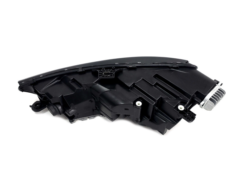 Передні фари  ( LED Європа комплектні ) на Audi A4 B9 2015-2019 року