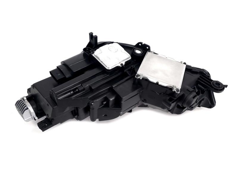 Передні фари  ( LED Європа комплектні ) на Audi A4 B9 2015-2019 року