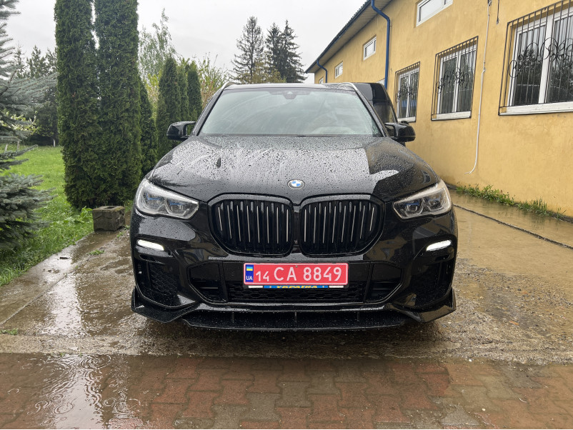 Комплект обвісів  ( M Sport Paket ) з порогами на BMW X5 G05 2018-2022 року