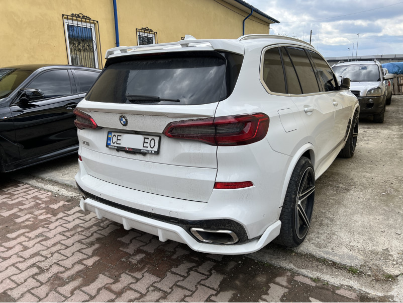 Комплект обвісів  ( M Sport Paket ) з порогами на BMW X5 G05 2018-2022 року