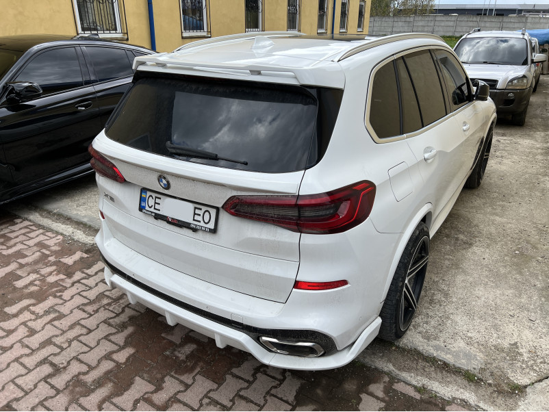 Комплект обвісів  ( M Sport Paket ) з порогами на BMW X5 G05 2018-2022 року