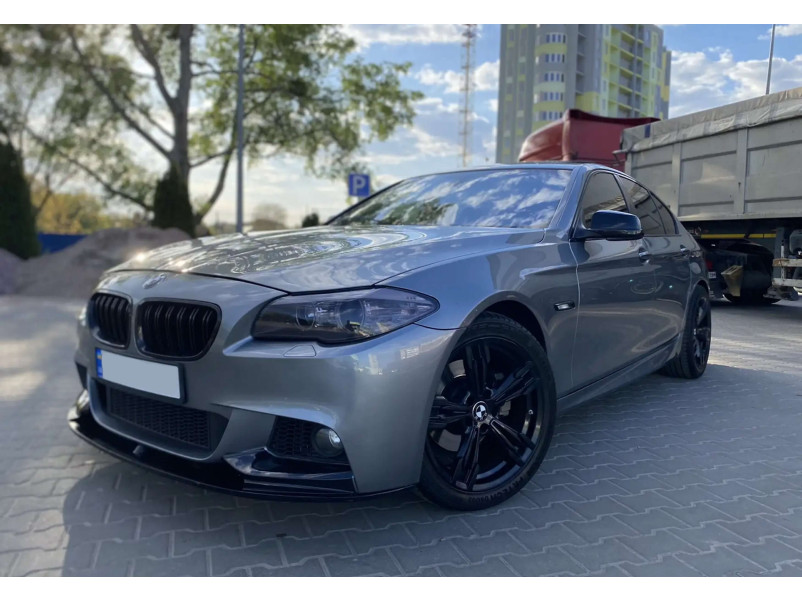 Передній бампер  ( M Sport Paket ) на BMW 5 Series F10 / F11 2010-2017 року