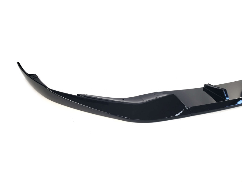 Губа ( переднього бампера ) Чорний глянець ( M-Performance ) V2 на BMW 5 Series G30 / G31 2020-2023 року