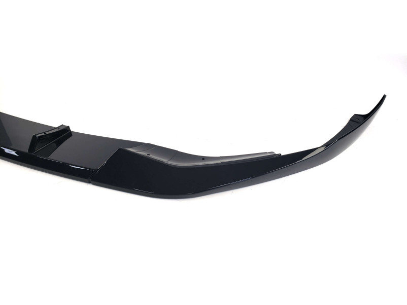 Губа ( переднього бампера ) Чорний глянець ( M-Performance ) V2 на BMW 5 Series G30 / G31 2020-2023 року