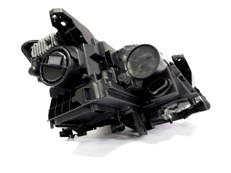 Передні фари  ( Bi-Xenon ) без блоків на Mercedes-Benz GLA-Class X156 2013-2017 року
