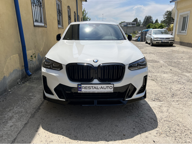 Губа ( переднього бампера ) Чорний глянець  на BMW X3 G01 2022-2024 року