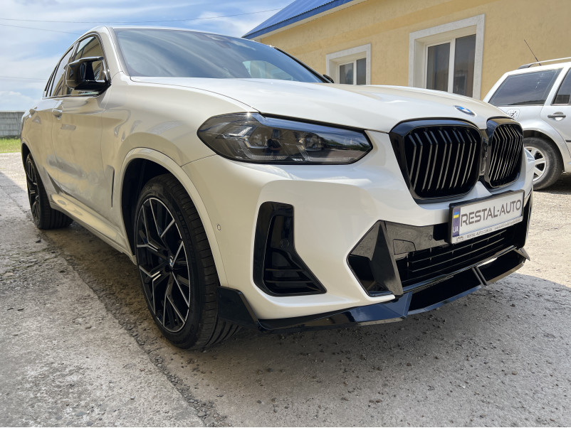 Губа ( переднього бампера ) Чорний глянець  на BMW X3 G01 2022-2024 року