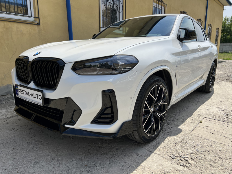 Губа ( переднього бампера ) Чорний глянець  на BMW X3 G01 2022-2024 року
