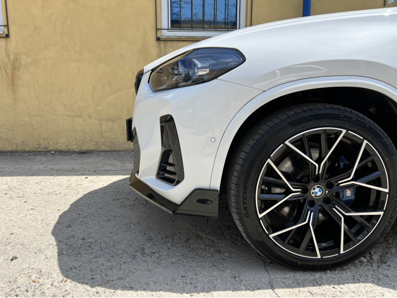 Губа ( переднього бампера ) Чорний глянець  на BMW X3 G01 2022-2024 року