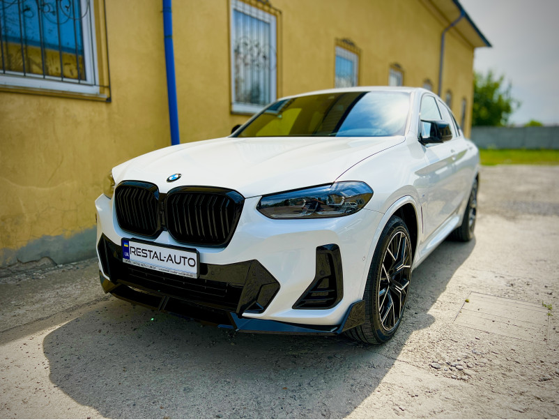 Губа ( переднього бампера ) Чорний глянець  на BMW X3 G01 2022-2024 року