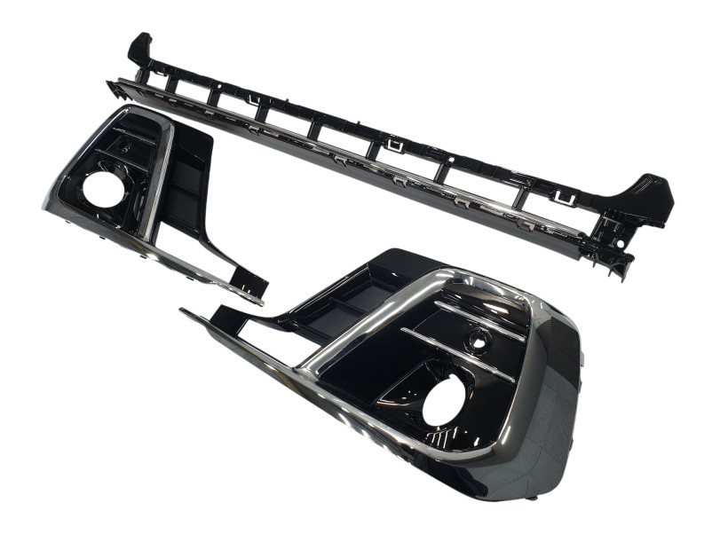 Решітки в бампер Chrome Black  на Audi A8 D5 2021-2026 року