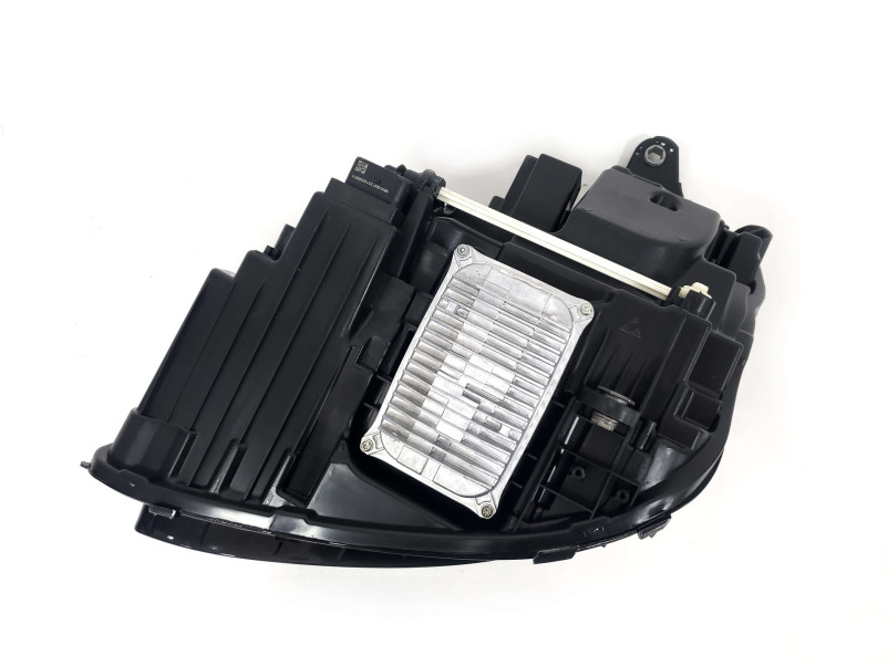 Передні фари  ( Led ) комплектні на Mercedes-Benz E-Class W213 2016-2020 року