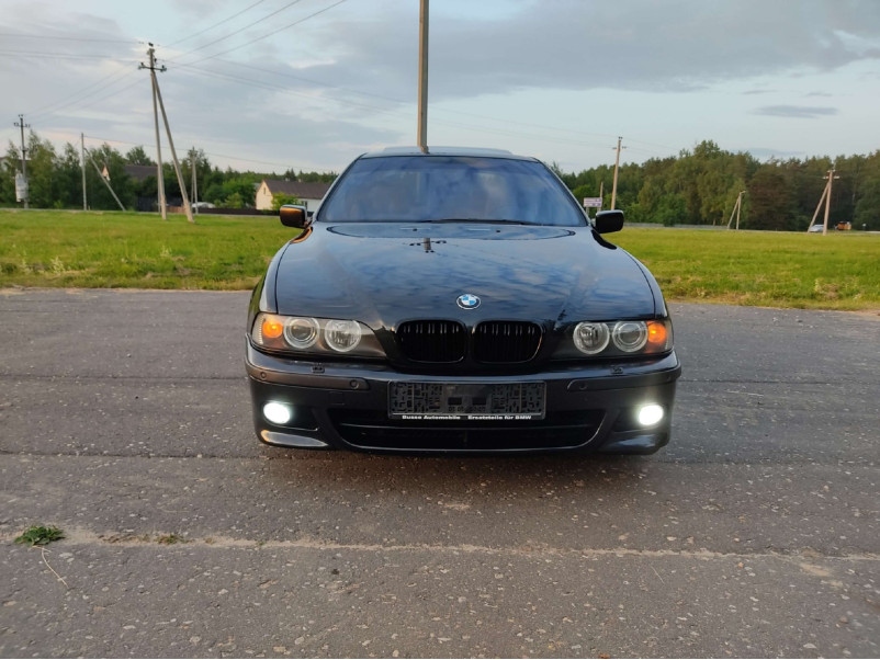 Ніздрі Чорний глянець ( Подвійні M-Look ) на BMW 5 Series E39 1996-2004 року