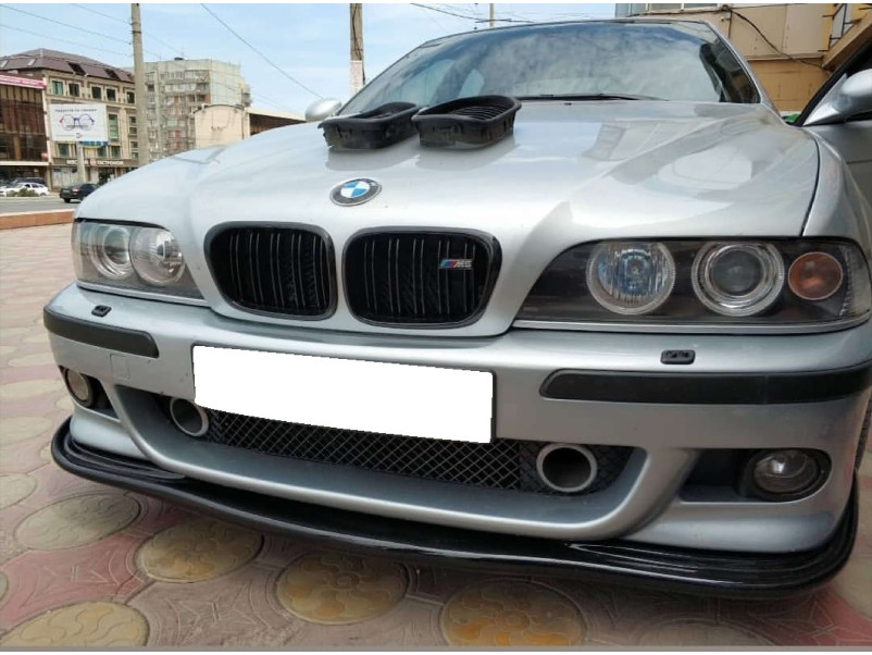 Ніздрі Чорний глянець ( Подвійні M-Look ) на BMW 5 Series E39 1996-2004 року