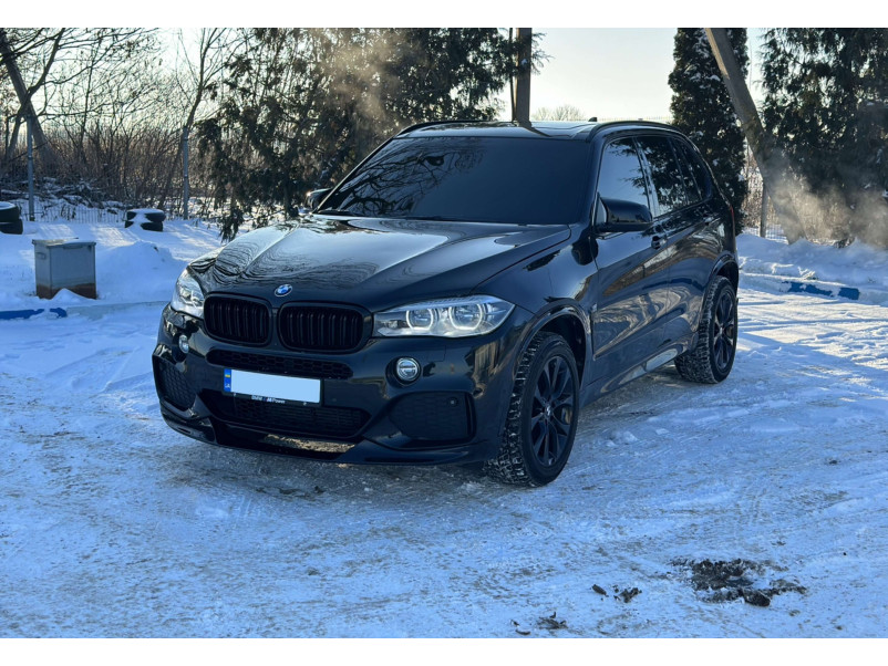 Губа ( переднього бампера ) Чорний глянець ( M-Performance ) на BMW X5 F15 2013-2018 року