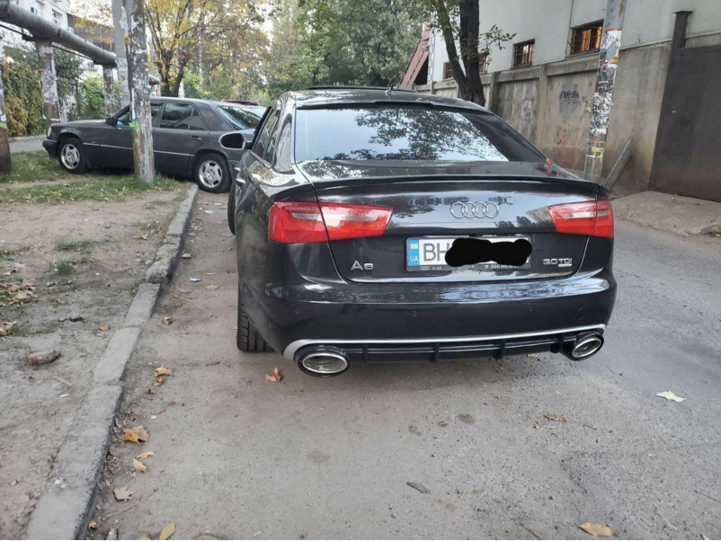 Дифузор ( заднього бампера ) Black Silver / Chrome Pipe ( в стилі RS6 ) на Audi A6 C7 2011-2014 року
