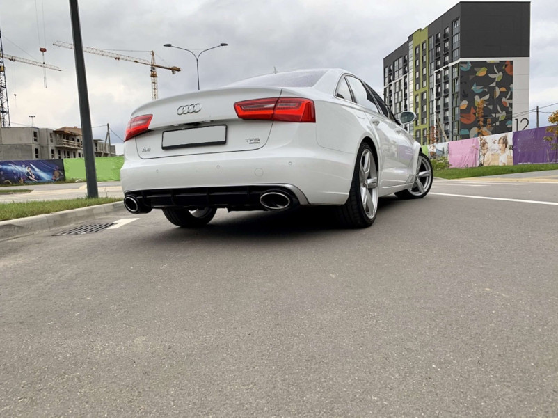 Дифузор ( заднього бампера ) Black Silver / Chrome Pipe ( в стилі RS6 ) на Audi A6 C7 2011-2014 року