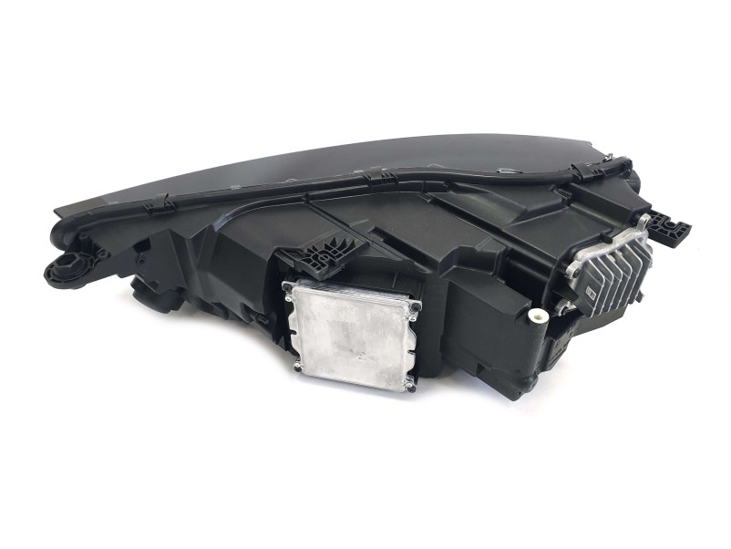 Передні фари  ( LED Європа комплектні ) на Audi Q5 80A 2016-2020 року