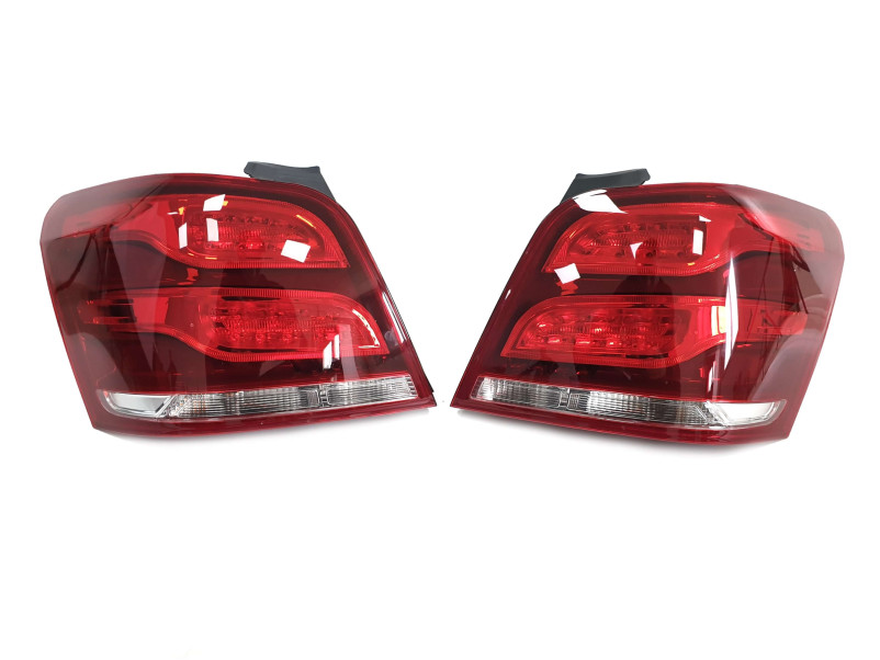 Задні ліхтарі  Стопи на Mercedes-Benz GLK-Class X204 2012-2015 року