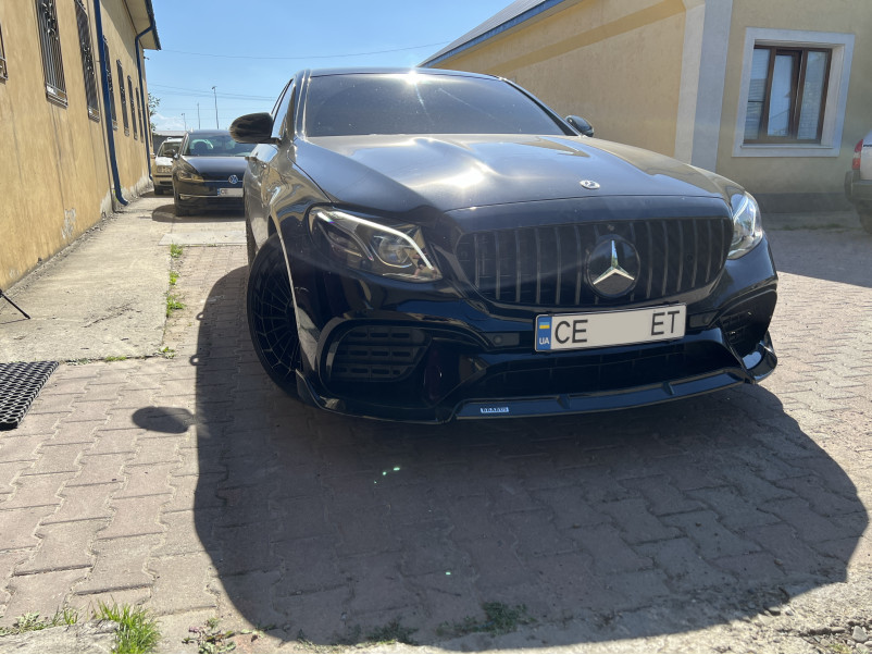 Передній бампер  ( стиль AMG E63S ) на Mercedes-Benz E-Class W213 2016-2020 року