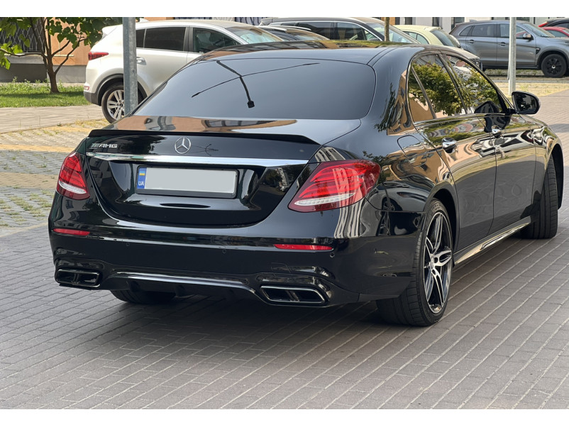 Спойлер Black ( стиль E63 )  на Mercedes-Benz E-Class W213 2016-2020 року