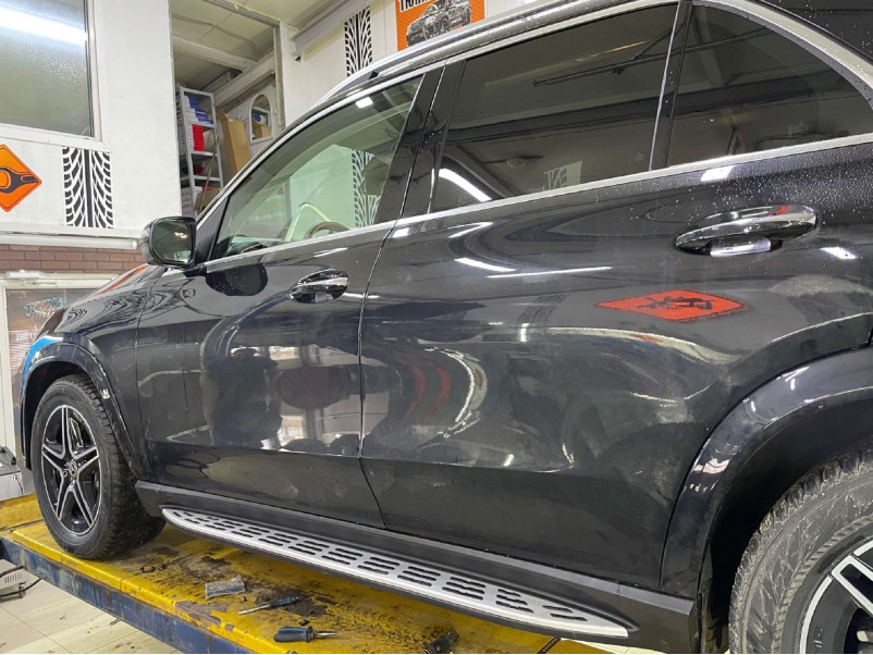 Підніжки   на Mercedes-Benz GLE-Class W167 2018-2023 року