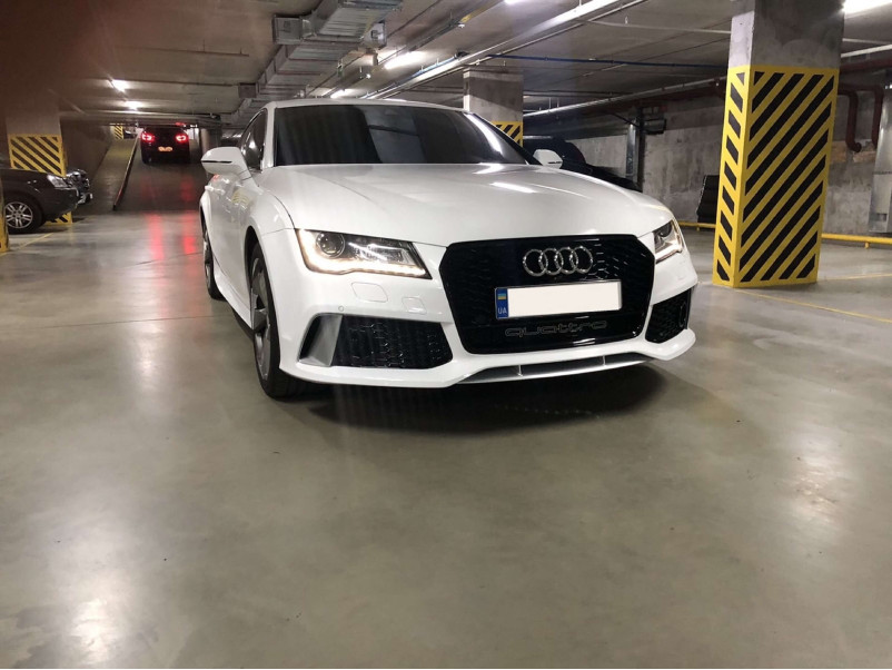 Передній бампер  ( в стилі RS7 ) V2 на Audi A7 4G 2010-2014 року