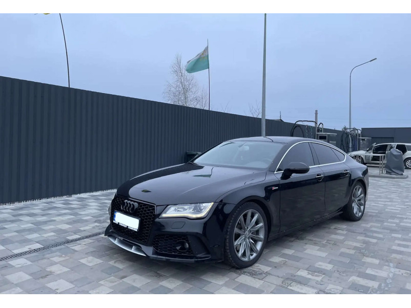 Передній бампер  ( в стилі RS7 ) V2 на Audi A7 4G 2010-2014 року