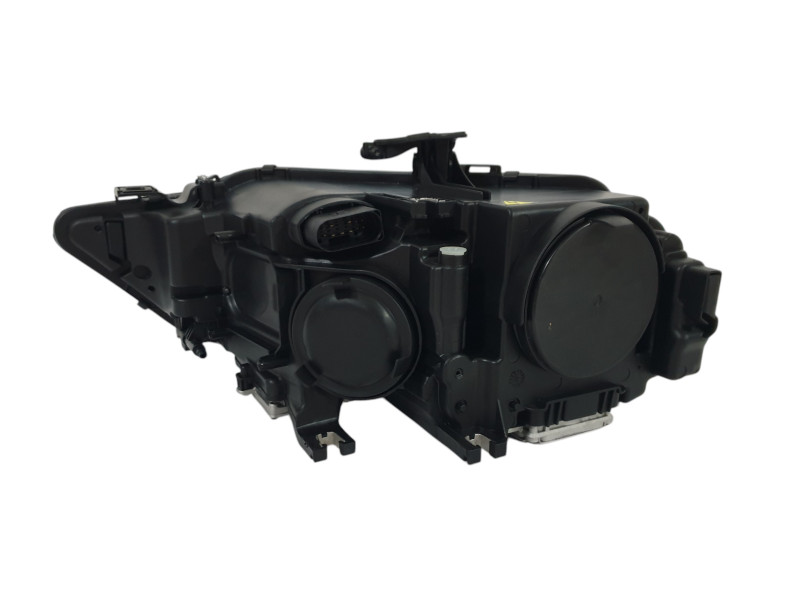 Передні фари  ( Bi-Xenon ) заміна галогену на Audi A4 B8 2011-2015 року
