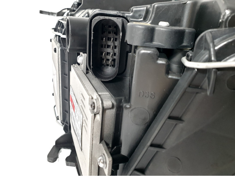 Передні фари  ( Bi-Xenon стиль Q5 2012+ ) на Audi Q5 8R 2008-2012 року