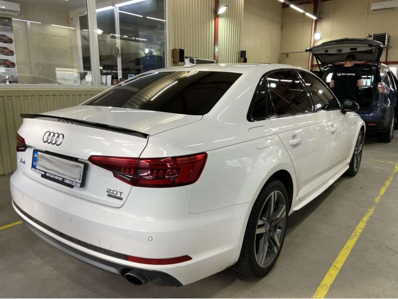 Спойлер   на Audi A4 B9 2015-2019 року