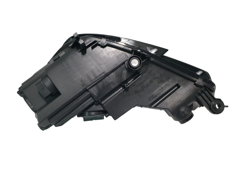 Передні фари  ( Xenon комплектні ) на Audi A4 B9 2015-2019 року