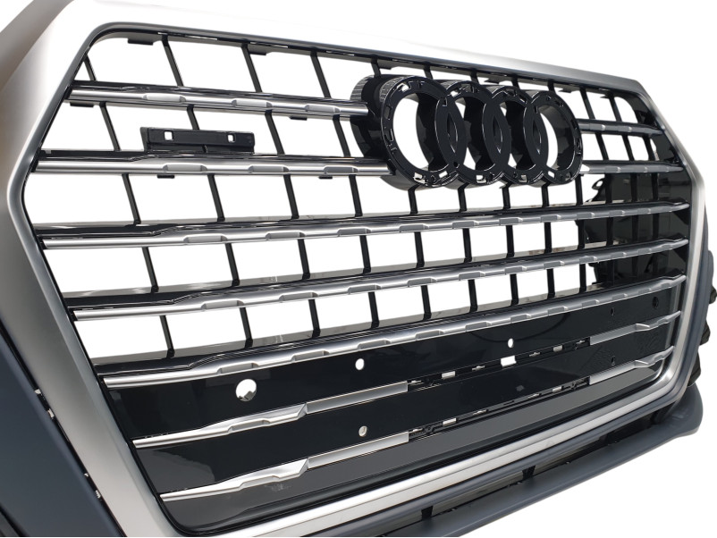 Передній бампер  ( S-Line ) Silver на Audi Q7 4M 2015-2020 року