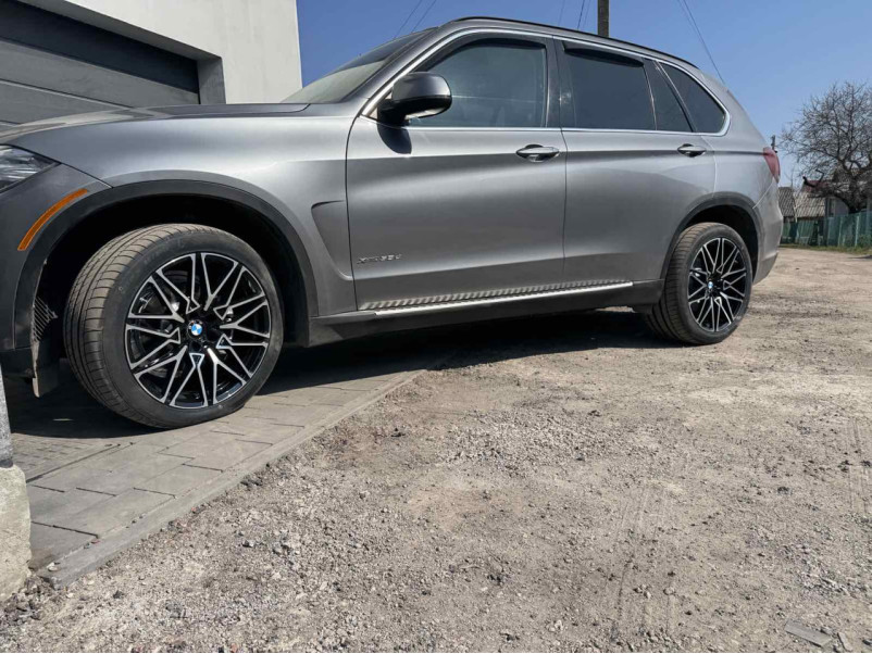 R20 BMF Диски ( різноширокі ) на BMW X5 E70 2007-2010 року