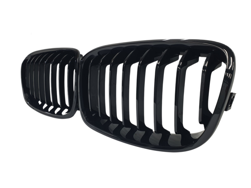 Ніздрі Gloss Black ( 1 bar  ) на BMW 1 Series F20 / F21 2011-2015 року