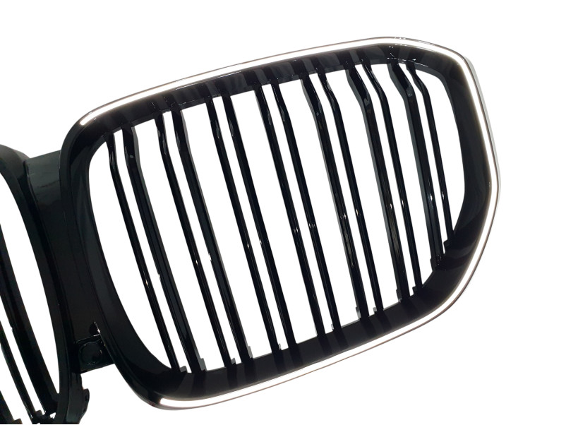 Ніздрі Чорний глянець LED ( Iconic Glow ) 2bar на BMW X5 G05 2018-2022 року