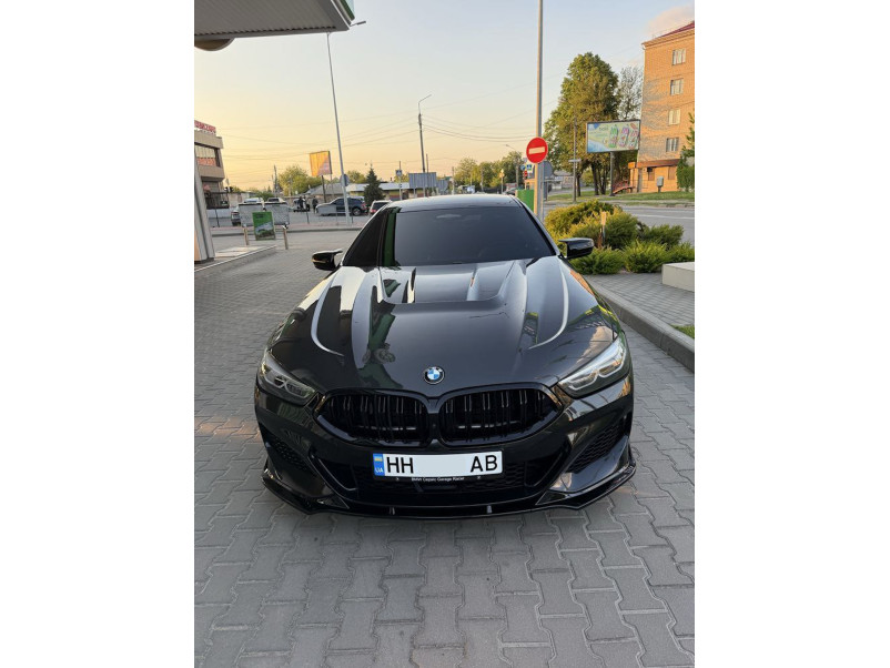 Губа ( переднього бампера ) Чорний глянець  на BMW 8 Series G14 / G15 / G16 2018-2023 року