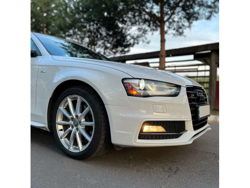 Решітка радіатора Full Black ( в стилі S4 ) на Audi A4 B8 2011-2015 року