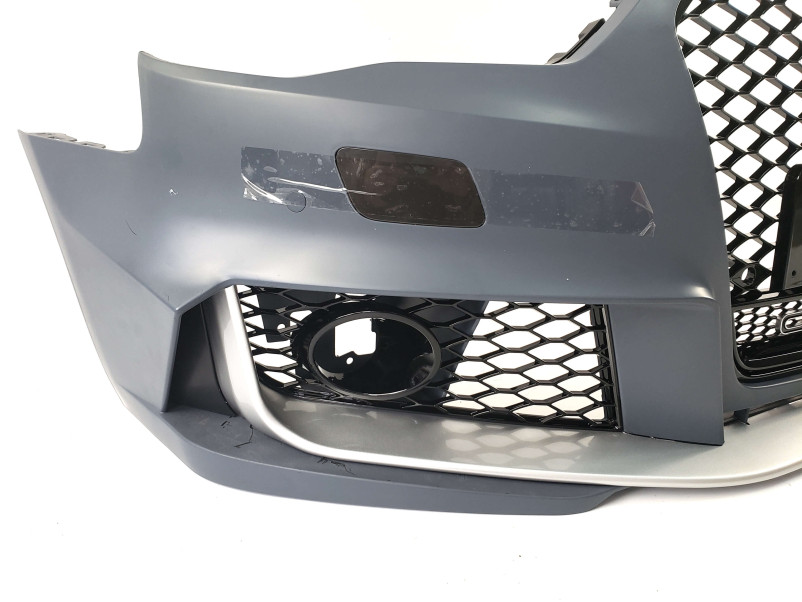Передній бампер  ( в стилі RS3 під туманки ) на Audi A3 8V 2012-2016 року