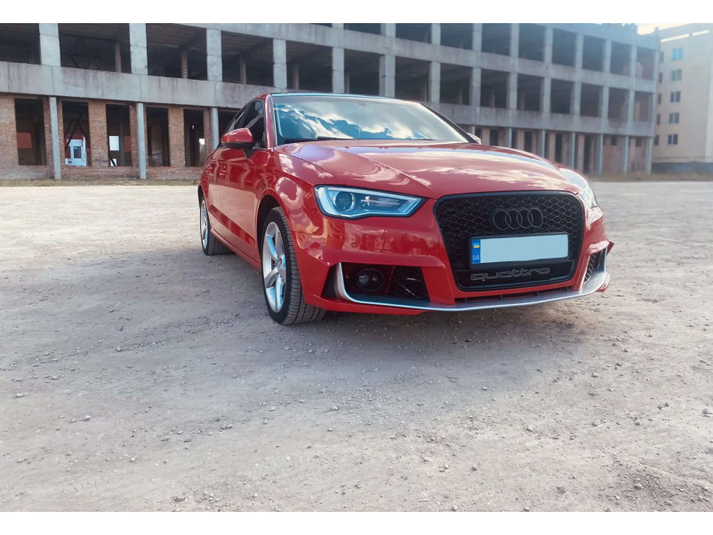Передній бампер  ( в стилі RS3 під туманки ) на Audi A3 8V 2012-2016 року
