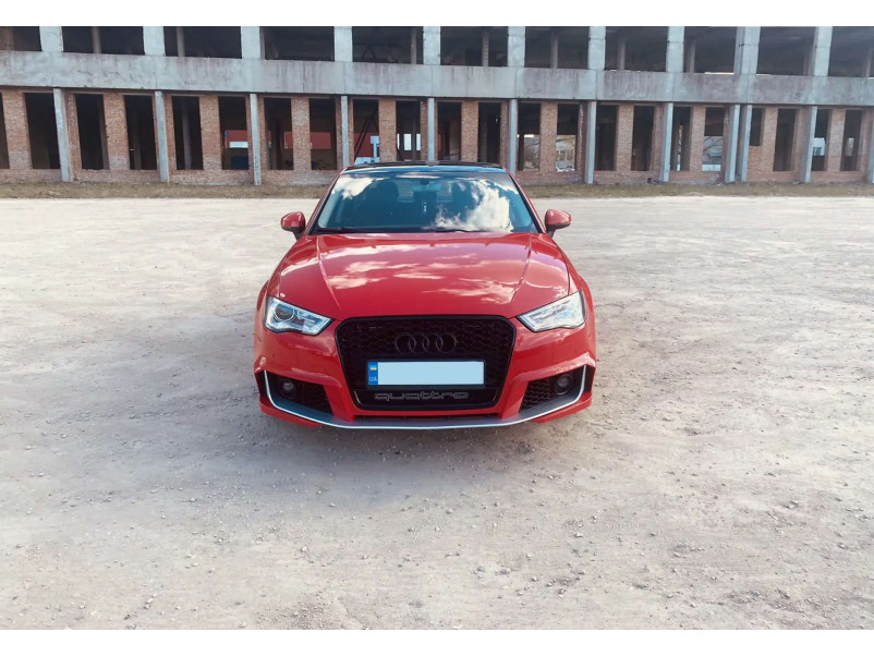 Передній бампер  ( в стилі RS3 під туманки ) на Audi A3 8V 2012-2016 року