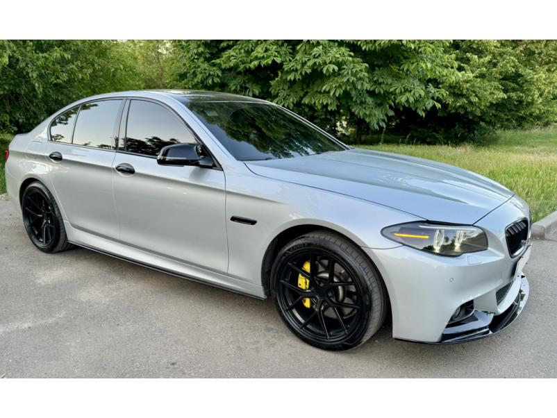 Леза на пороги Чорний глянець ( M-Performance ) на BMW 5 Series F10 / F11 2010-2017 року