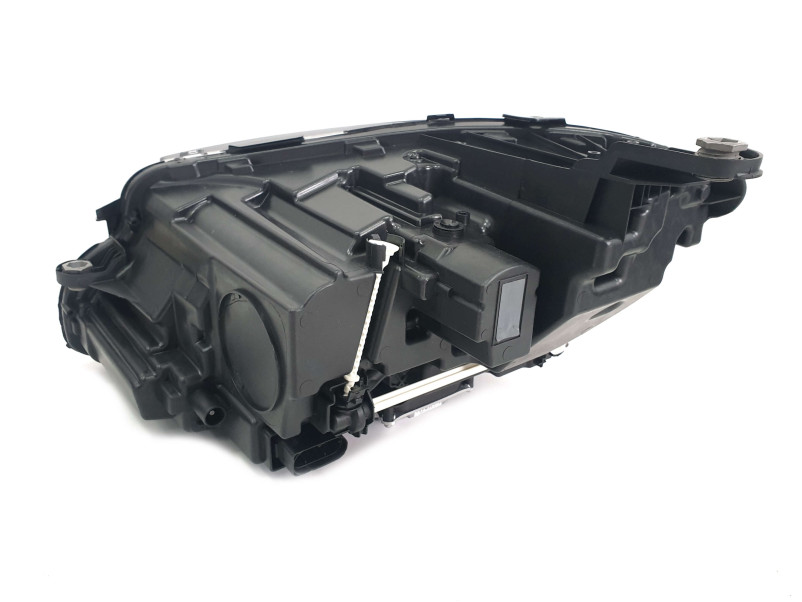 Передні фари  ( Led ) комплектні на Mercedes-Benz E-Class W213 2016-2020 року