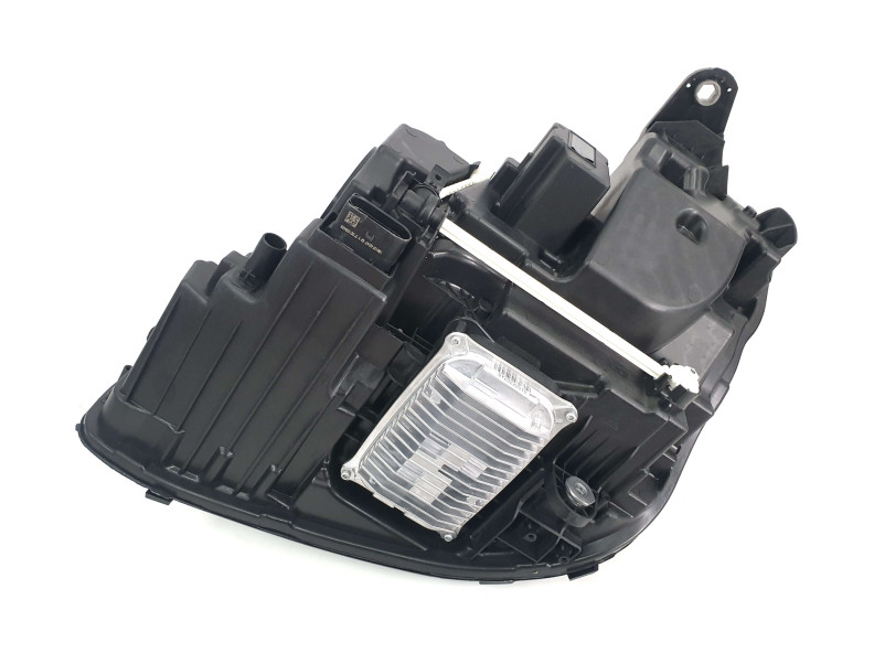 Передні фари  ( Led ) комплектні на Mercedes-Benz E-Class W213 2016-2020 року