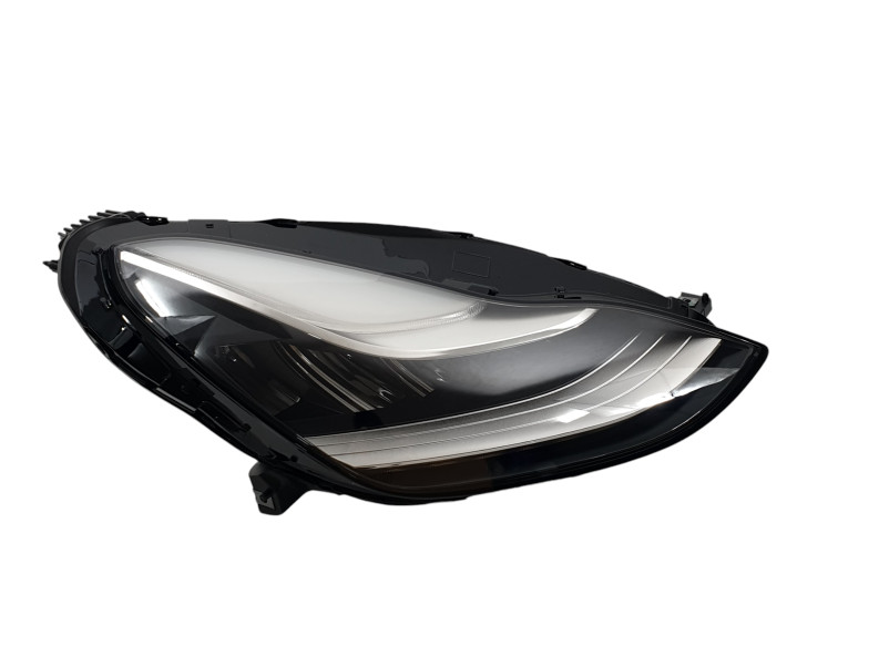 Передні фари  LED на Tesla Model 3 2017-2022 року